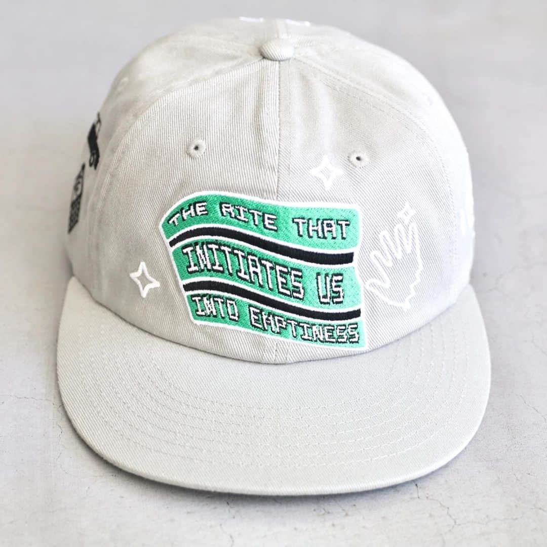 のインスタグラム：「_ C.E / シーイー 23AW Release! _ 〈online store / @digital_mountain〉 https://www.digital-mountain.net _ 【オンラインストア#DigitalMountain へのご注文】 *24時間受付 *14時までのご注文で即日発送 tel：084-973-8204 _ We can send your order overseas. Ordering procedure details can be found here. >>http://www.digital-mountain.net/html/page56.html  _ #sk8thing #cavempt #シーイー _ 実店舗：@wonder_mountain_ #WonderMountain  〒720-0043  広島県福山市船町2-23 JR 「#福山駅」より徒歩10分 #ワンダーマウンテン #japan #hiroshima #福山 #福山市 #尾道 #倉敷 #鞆の浦 近く _ WOMEN/GOODS： @hacbywondermountain _」