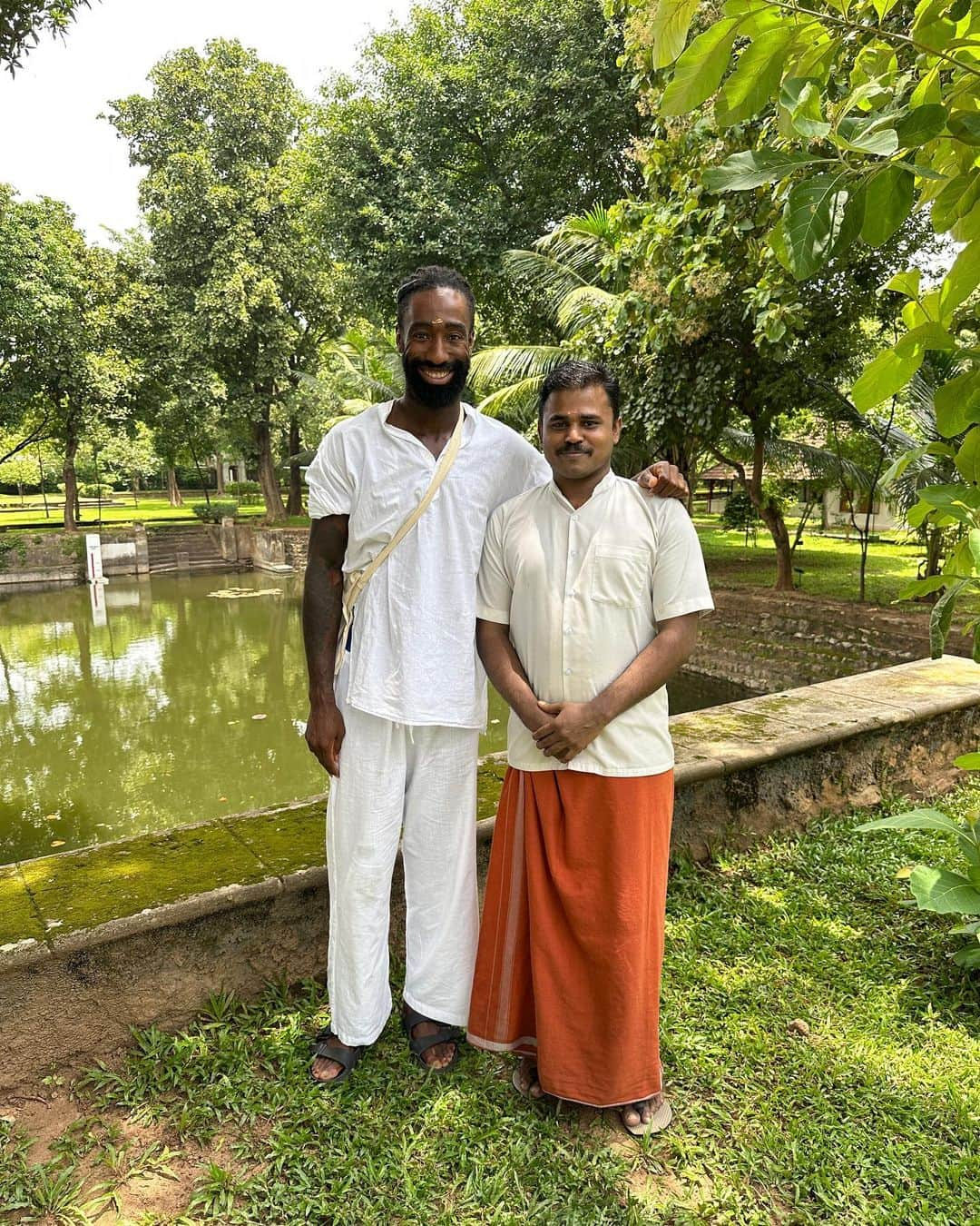 ヨハン・ジュルーさんのインスタグラム写真 - (ヨハン・ジュルーInstagram)「One of the most unbelievable and unique soul retreat 🇮🇳 I had the privilege to experience .  @kalarikovilakom_cghearth thank you very much from the bottom of my heart for teaching me this way of life 🙏🏾」9月24日 18時48分 - johan_djourou