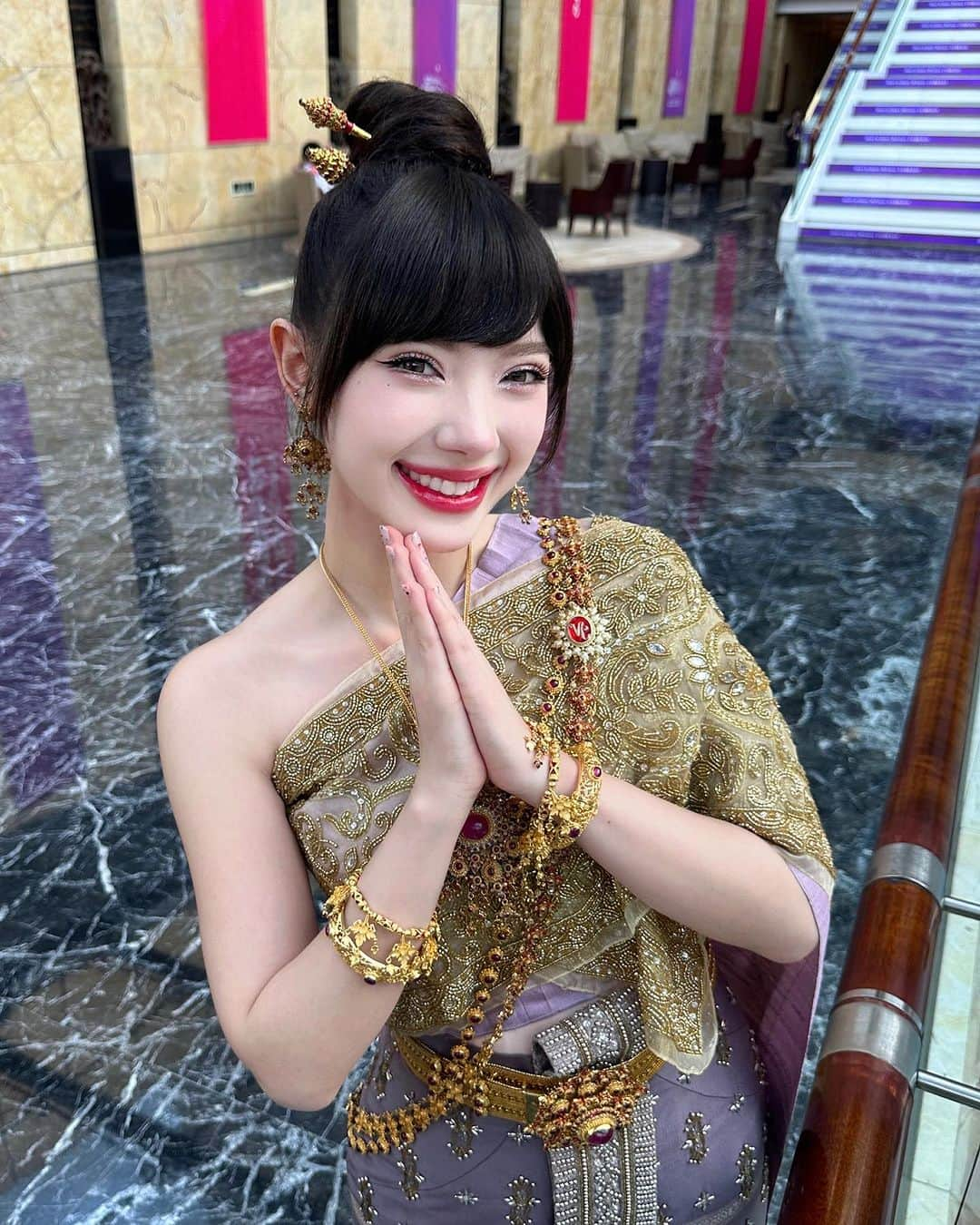 ヤンニーン・ワイゲルさんのインスタグラム写真 - (ヤンニーン・ワイゲルInstagram)「Sawasdee ka Asian Games 2023🙏🏻🇹🇭❤️ Thai traditional dress by @vanuscouture_official」9月24日 18時50分 - jannineweigel