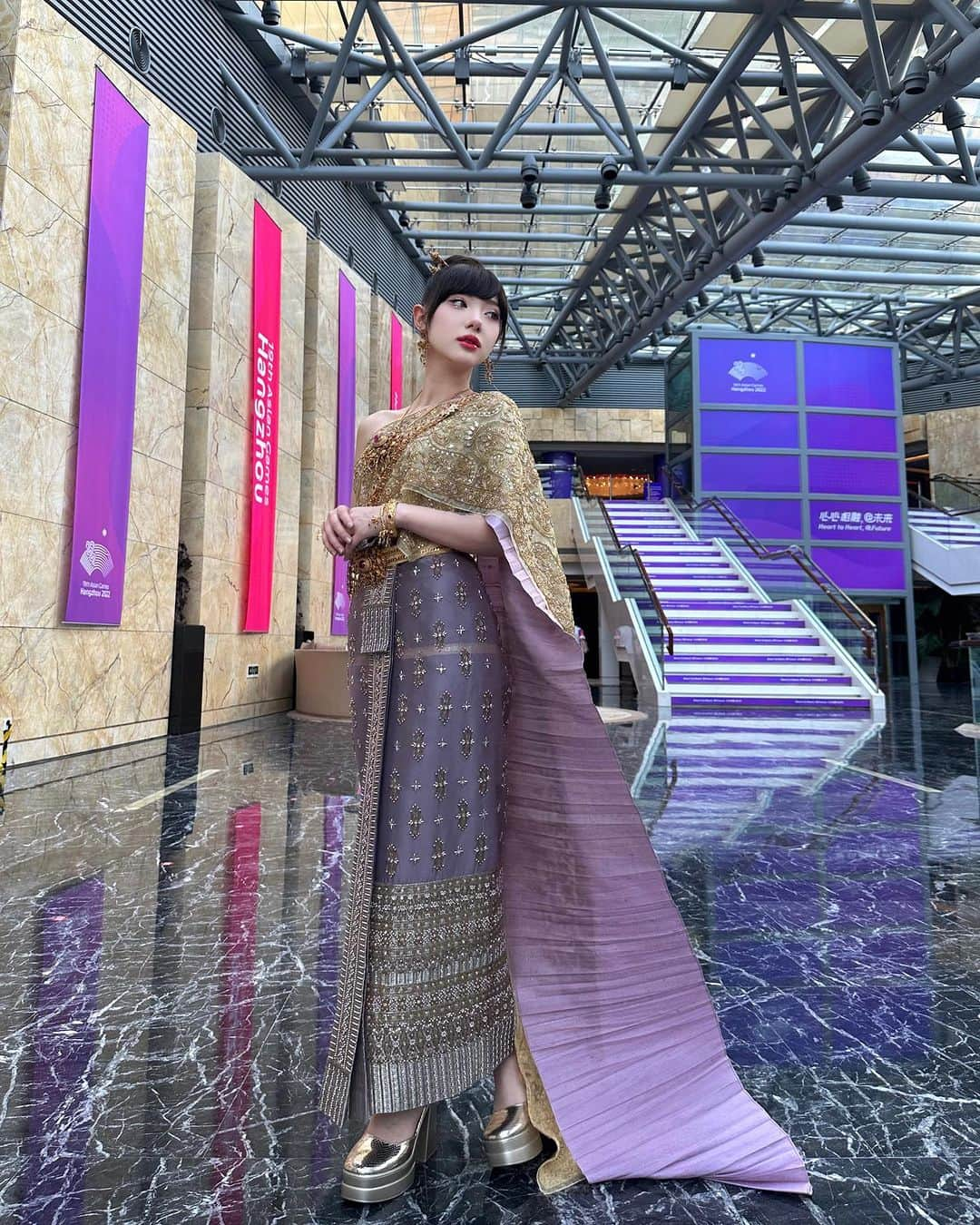 ヤンニーン・ワイゲルさんのインスタグラム写真 - (ヤンニーン・ワイゲルInstagram)「Sawasdee ka Asian Games 2023🙏🏻🇹🇭❤️ Thai traditional dress by @vanuscouture_official」9月24日 18時50分 - jannineweigel