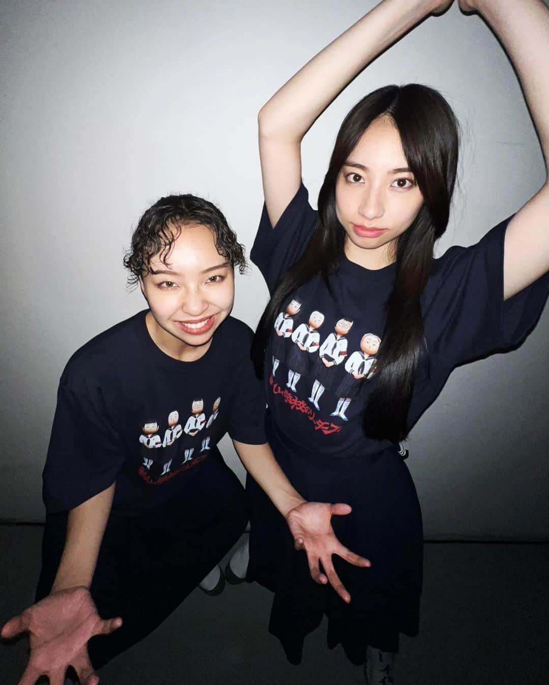 新しい学校のリーダーズさんのインスタグラム写真 - (新しい学校のリーダーズInstagram)「マ人間こけしTシャツ 🪭 NOW ON SALE ✨✨✨✨  https://bit.ly/3RdgC8S  #新しい学校のリーダーズ #新しい学校の購買部」9月24日 18時56分 - japan_leaders