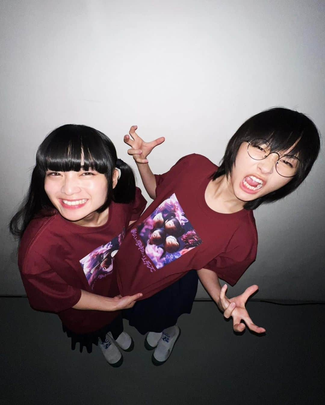 新しい学校のリーダーズさんのインスタグラム写真 - (新しい学校のリーダーズInstagram)「マ人間こけしTシャツ 🪭 NOW ON SALE ✨✨✨✨  https://bit.ly/3RdgC8S  #新しい学校のリーダーズ #新しい学校の購買部」9月24日 18時56分 - japan_leaders