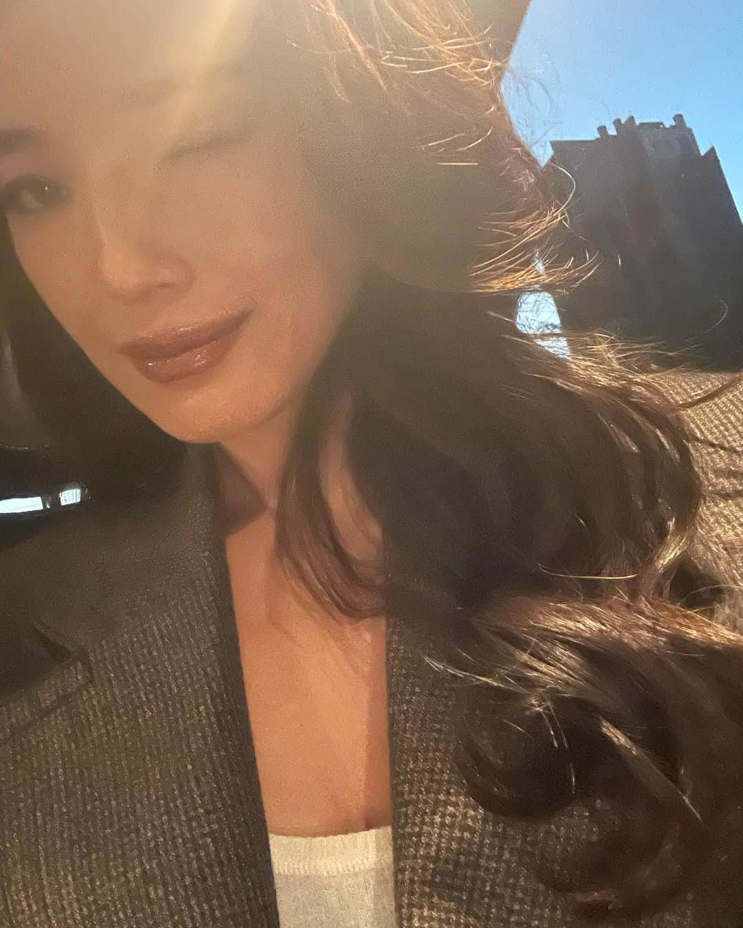 スー・チーのインスタグラム：「起✈️Have a great day 🍎」