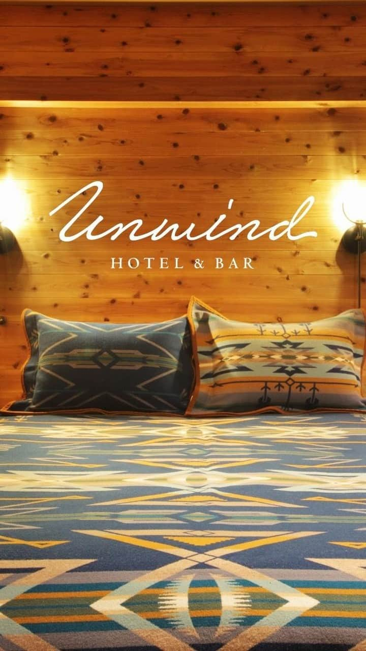 UNWIND HOTEL&BAR THE LODGE-LIKE HOTELのインスタグラム：「TAP👆Pendleton collaboration room 🏕️✨  ペンドルトンのクッションなどのインテリアが、旅の非日常感をさらに演出。アイテムに触れてアンワインド札幌のこだわりを感じてください。  北海道の豊かな自然に想いを馳せるひと時を過ごせるお部屋です。  ----------------------------- ロッジライクの非日常感な体験ができる ライフスタイルホテルです。 👉 @unwind_hotel_sapporo  ---------------------------------  #explorelively #unwindhotelandbar #unwindhotelandbarsapporo⁠  #ペンドルトン  #pendleton  #薪ストーブのある暮らし #ログハウス #ロッジ  #札幌ホテル #北海道ホテル #ホカンス #ホテル巡り #ホテル女子  #ホテルライフ #ホステル #デザインホテル #ホテル巡り   #hotel #hokkaido #trip #hokkaidosgram #hokkaidolikers #japantrips #pendleton」