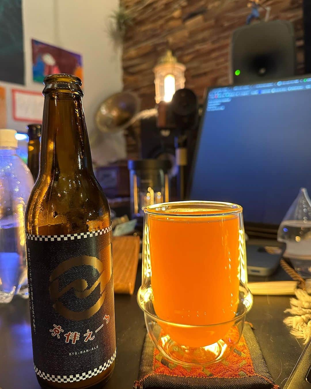 のインスタグラム：「お土産用の京伴えーるが届いたので 試飲中！  ＃冷蔵庫がパンパンマン ＃京伴祭のおもひで」