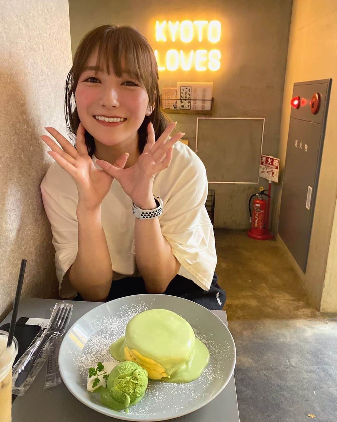 紺野栞のインスタグラム：「私より団子なん？☹️🍵🍡」