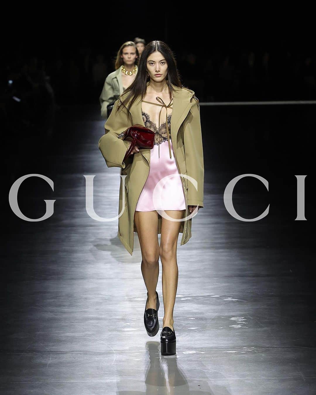 グッチのインスタグラム：「A story of lust/desire, unhidden.  #GucciAncora #GucciSS24」