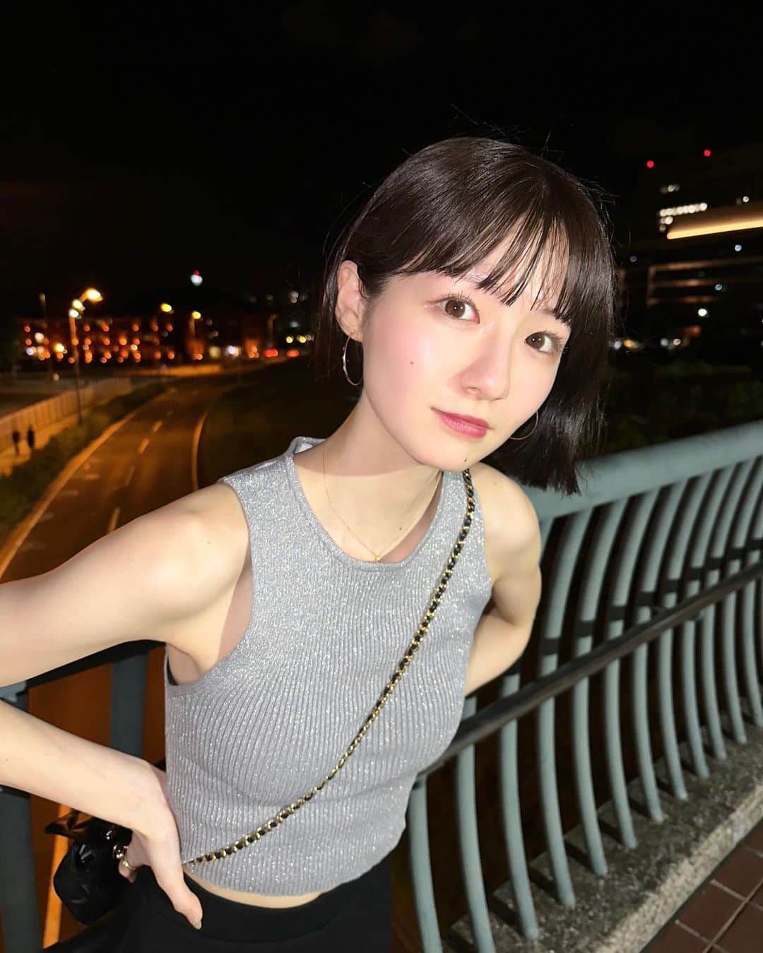 糸原美波さんのインスタグラム写真 - (糸原美波Instagram)「夜に写真撮るの好き 🌙  #ショート #ショートヘア #ボブ #ショートボブ」9月24日 19時23分 - minami_itohara