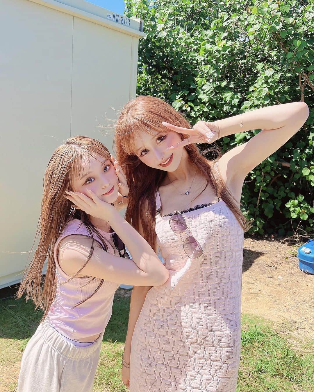 のインスタグラム：「ぴんく🩷 ほんまいつもかわいいね妹みたい☺️  in 沖縄♡」