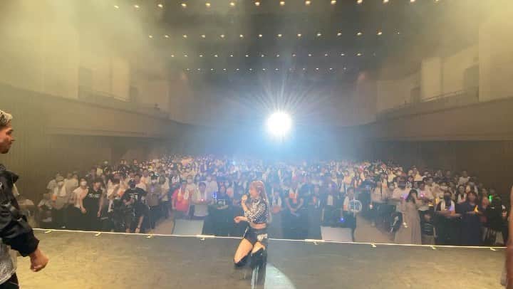 後藤真希のインスタグラム：「東京公演「アゲ♂曲」の動画🎥✨🕺🏻  みんな覚えて踊ってくれてありがとう〜🖤💛  #QBツアー #アゲ♂曲」