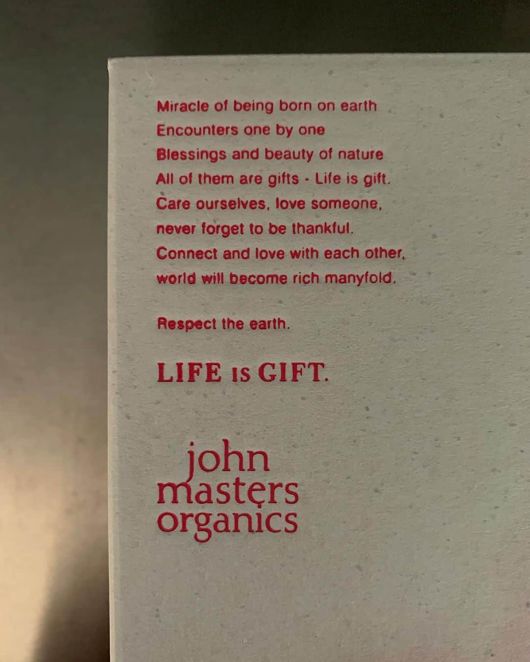 のインスタグラム：「. @johnmastersorganics_japan  から新しく発売されたシャンプー🧴  ふわふわの泡と優しい香りが癒される〜🫧  #johnmastersorganics #ジョンマスターオーガニック」