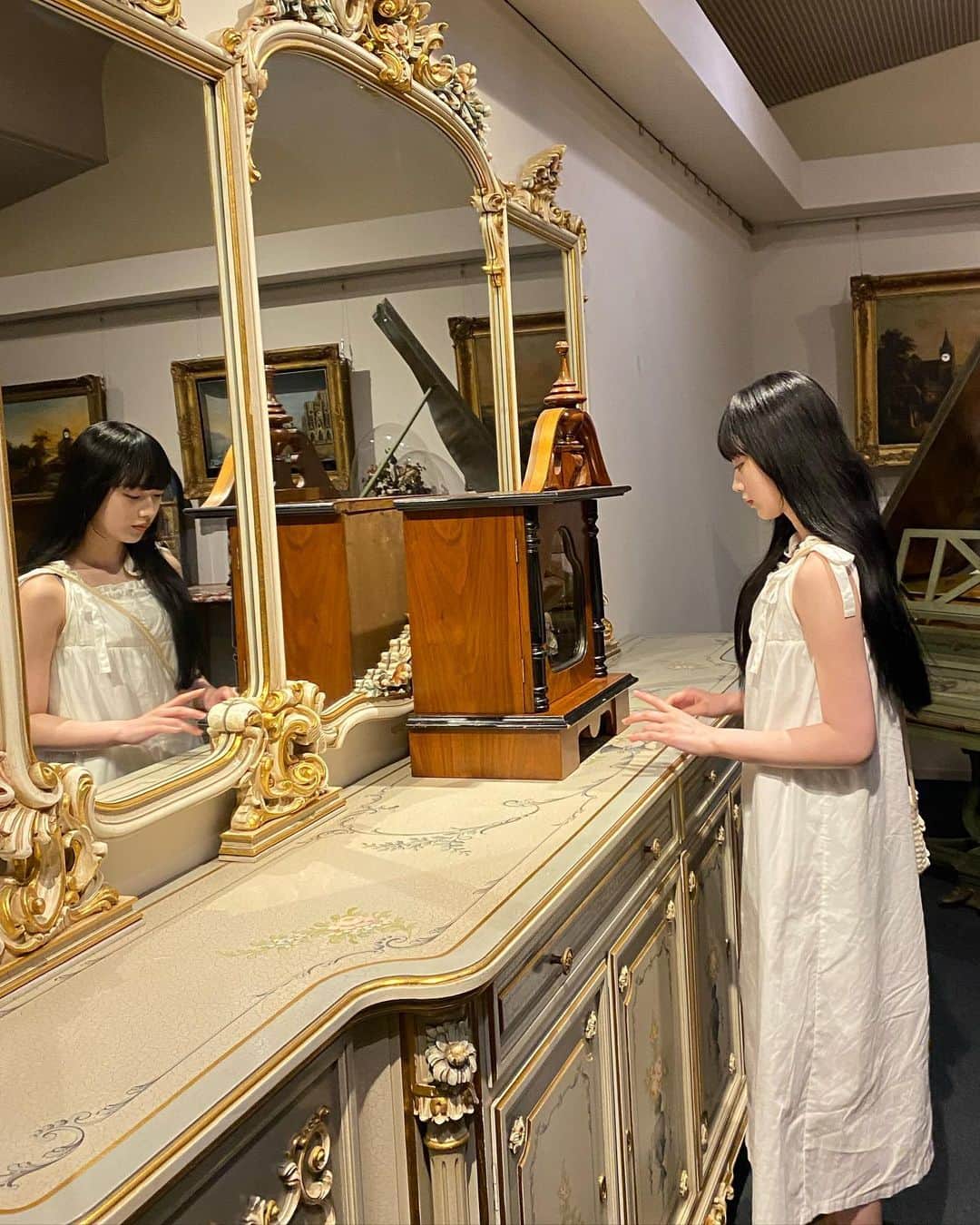 田中海凪と中山碧瞳（ミミナギ）のインスタグラム：「👼🏻💞  オルゴール美術館に行ってきました！幸せな気持ちになったよ^^  ・  ・  #みみ#06#ljk#jkブランド#オルゴール美術館#ワンピースコーデ#美術館」