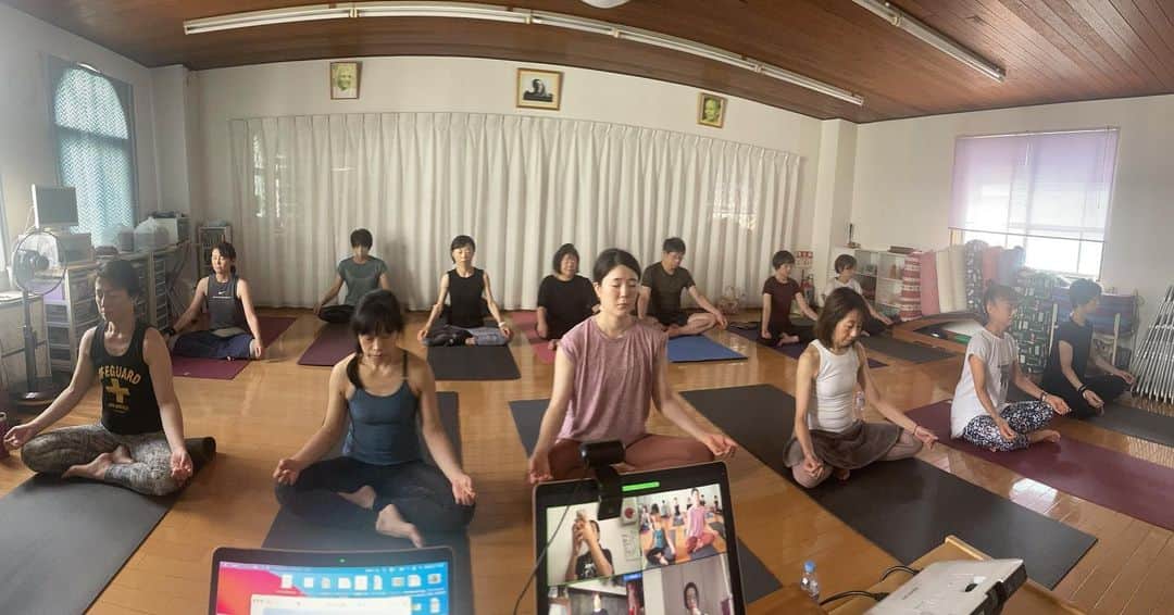 Ken Harakumaさんのインスタグラム写真 - (Ken HarakumaInstagram)「ケンハラクマ四国 香川県 高松WS無事終了❣️ アシュタンガヨガWS、健康ゆるやかヨガ指導者養成講座、チェアヨガ指導者養成講座も楽しく開催出来ました❣️ 3日間ご参加いただいた皆さん、IYC四国スタジオ主催穴吹ファミリーの皆さんありがとうございました🙏🙏🙏 ❤️❤️❤️ @international_yoga_center  #アシャタンガヨガ  #ケンハラクマ  #チェアヨガ  #ゆるやかヨガ」9月24日 19時47分 - kenharakuma