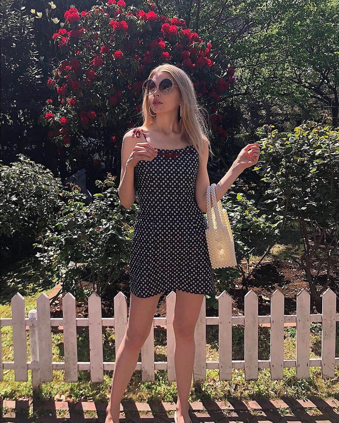 リリ・ヨハンソンのインスタグラム：「Envisioning myself being able to enjoy summer next year 🌞🌻」
