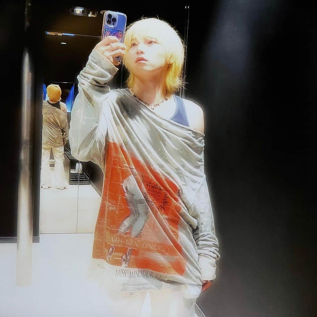 はやしんさんのインスタグラム写真 - (はやしんInstagram)「夏が終わっても楽しいよ^ - ^  #johngalliano  #goa  #chromehearts  #bottegaveneta」9月24日 19時44分 - hayashinlaters