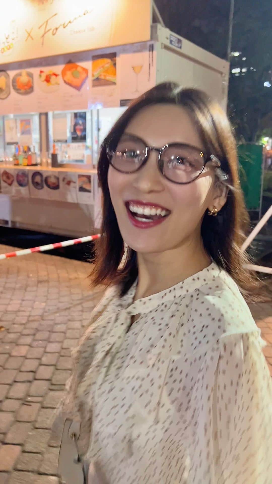 大竹彩加のインスタグラム：「#オータムフェスト 🤤💖    美味しいものがたくさん！！ 大通公園にいるだけでハッピーになる！！ 30日(土)で終わっちゃう🥲オワラナイデ…！                                 #hbc #北海道放送 #hbcテレビ #アナウンサー #大竹彩加 #ミディアム #セミロング #かきあげ前髪 #外ハネ #骨格ウェーブ #キレイめコーデ #メガネ女子 #メガネコーデ #北海道 #北海道旅行 #北海道観光 #北海道観光スポット #札幌 #札幌観光 #北海道グルメ #札幌グルメ #大通公園 #さっぽろオータムフェスト #ホタテバター #ラーメン #パフェ #lovers_nippon #hokkaido #日常に彩りを加える日記」