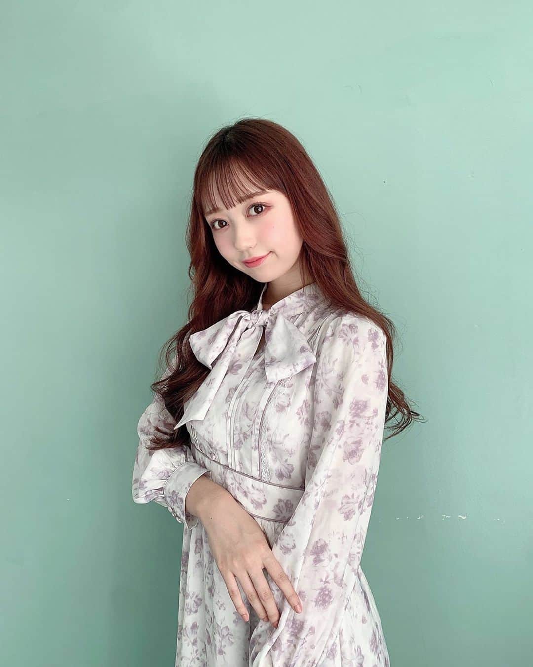 大盛真歩のインスタグラム：「🕊‪𓂃 𓈒𓏸◌‬  大人っぽワンピも可愛いよね？🤍   #evelyn  #wintercollection  #model   #ootd  #fashion  #dress  #hair  #makeup」