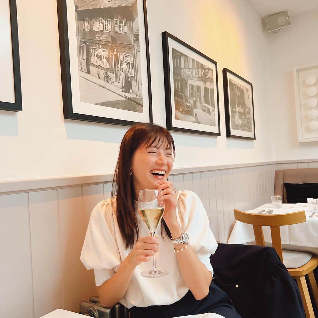 佐藤ありさのインスタグラム：「先日、35歳になりました。 今年も幸せな気持ちで元気に誕生日を迎えられたことに感謝😌 日々過ごしていると色々な毎日があるけど、どんな時も幸せを噛み締める瞬間を忘れずに、年々歳を重ねるのが楽しくなるような充実した日々を過ごせたらいいなと思います。 またこの一年も頑張ります‼︎」