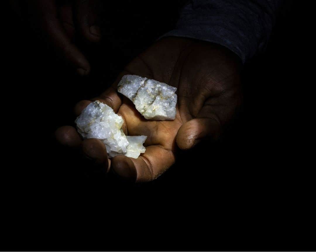 AFP通信さんのインスタグラム写真 - (AFP通信Instagram)「Gold and mercury, not books, for Venezuela's child miners⁣ ⁣ In the Venezuelan town of El Callao, extracting gold from soil starts as a kid's game, but soon becomes a full-time job that human rights activists slam as dangerous exploitation.⁣ Small and agile, the children's size helps them shimmy into narrow wells to hack out muddy earth, hoping it will contain gold -- which has become ever more precious as Venezuela's oil production has plummeted⁣ ⁣ 1 - A miner wearing a shirt with the image of "Uncle Sam" digs in a mine to extract gold, which will then be sold in El Callao, Bolivar State, Venezuela.⁣ ⁣ 2 - A miner works with a bar to dig and extract gold.⁣ ⁣ 3 - A miner shows rocks with traces of gold found in a mine to later be processed by hand in a mill in El Callao.⁣ ⁣ 4 & 5 - Mining children work digging in a mine in search of gold.⁣ ⁣ 6 - A young miner carries a bag of mud in an open pit mine in search of gold to later sell it in El Callao.⁣ ⁣ 7 - A mining boy unloads a bag of mud into a wooden container used to strain and wash mud in search of gold.⁣ ⁣ 8-> 9 - A young  miner strains and separates mercury from the mud used to adhere gold found in an open pit mine⁣ ⁣ 10 - A mining boy shows a ball of mercury that is used daily to separate the gold found among mud puddles.⁣ ⁣ 📷 @magdagibelli⁣ 📷 @yrispaul_21⁣ #AFP」9月24日 20時00分 - afpphoto
