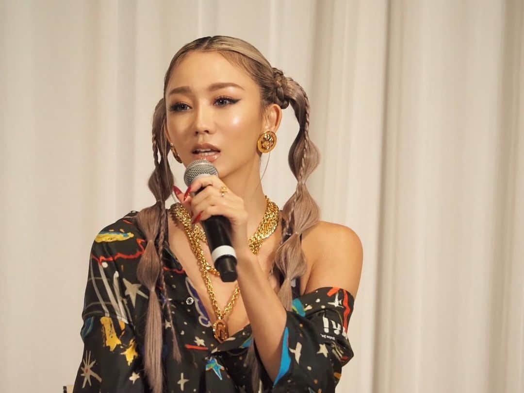 倖田來未のインスタグラム：「. 大阪公演2部！ やんちゃっこちゃんでお送りしました！！ ⁡ 大阪のお客さま！ たくさんご来場頂き、感謝御礼よー！ またくるねーーっ！！ ⁡ #SpecialTalkShow23 #kodakumi #倖田來未」