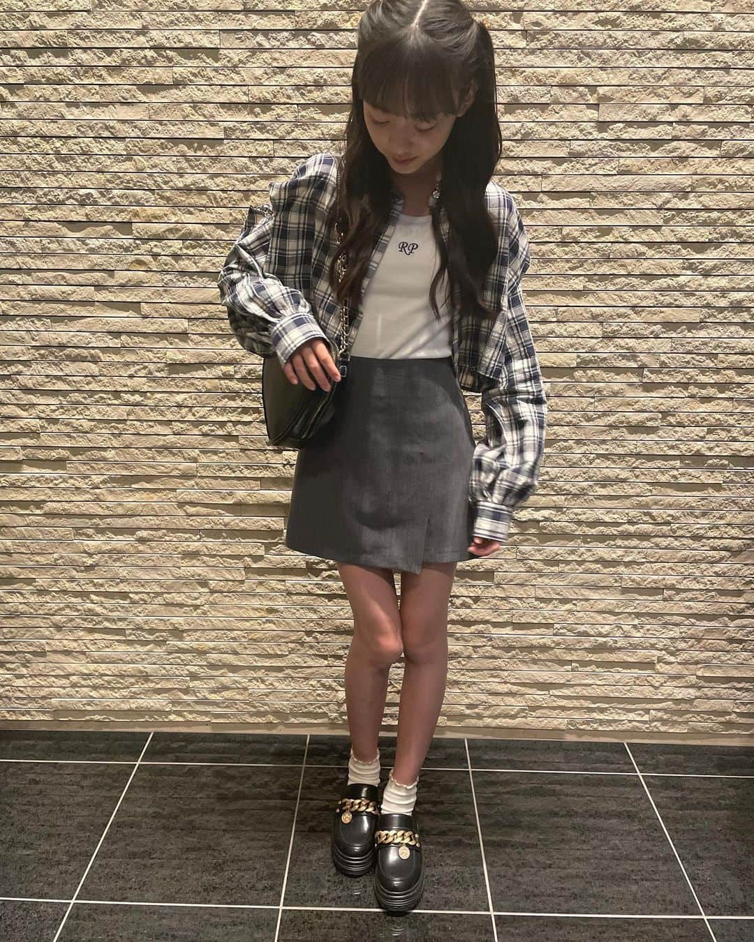 鎌田英怜奈さんのインスタグラム写真 - (鎌田英怜奈Instagram)「🧸 ここ最近一気に秋になってきた気がします🍂🤎 みなさん体調は崩していませんか？ 私は毎日元気に過ごしています(*´˘`*)  この日は久しぶりのハーフツイン🎀 最近のお休みはヘアアレ楽しんでます🤭  #ハーフツイン #鎌田英怜奈」9月24日 20時07分 - k_erena_ta