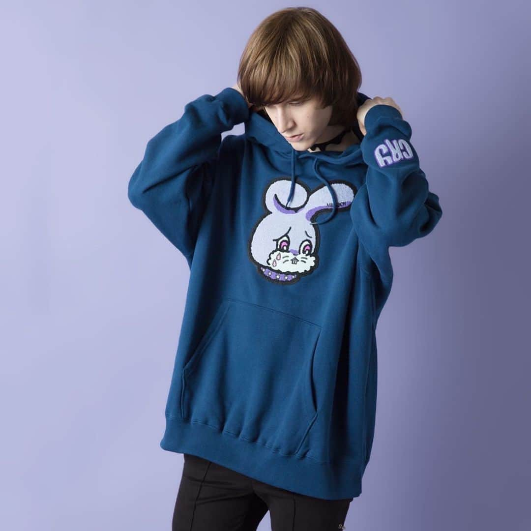 ミルクボーイさんのインスタグラム写真 - (ミルクボーイInstagram)「MILKBOY 2023 AUTUMN COLLECTION  CRY RABBIT HOODIE ¥14,850-. size:M/XL  立体感のあるサガラワッペンを使用したプルオーバーフーディーが入荷しました🐰 ルーズな2サイズ展開で、男女問わずご着用いただけます🪄  #milkboy」9月24日 20時30分 - milkboyharajuku