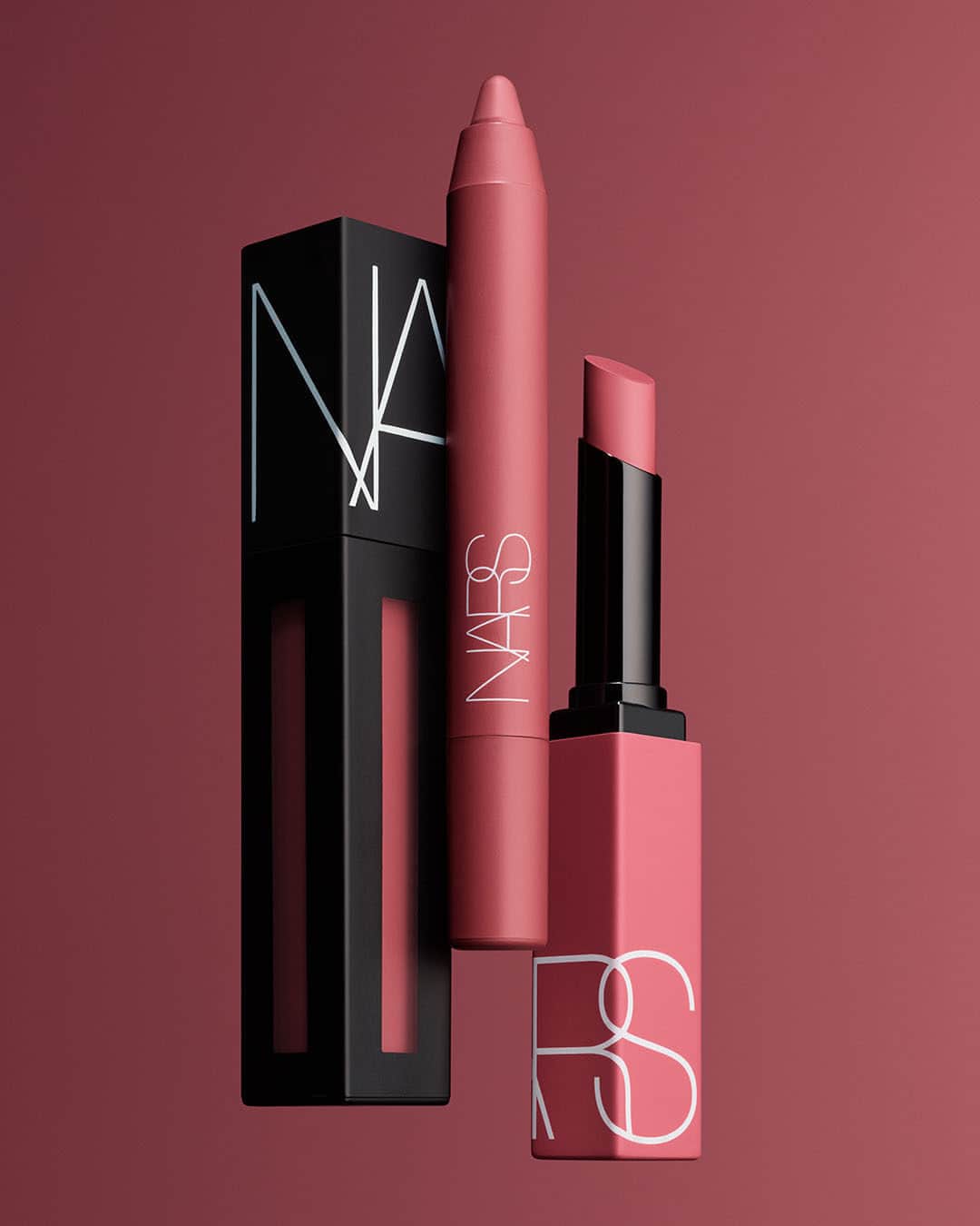 NARSのインスタグラム：「Coveted shade. Three ways. Pick your favorite formula of American Woman from the Powermatte lineup.  Powermatte Lipstick High-intensity, slim-line lipstick glides on bold color with 10-hour wear in just one swipe.  Powermatte Lip Pigment Highly pigmented liquid lipstick applies like an ink for lasting, comfortable matte color.  Powermatte High-Intensity Lip Pencil Bold matte pencil saturates lips in precise, transfer-proof pigment with 12-hour staying power.」