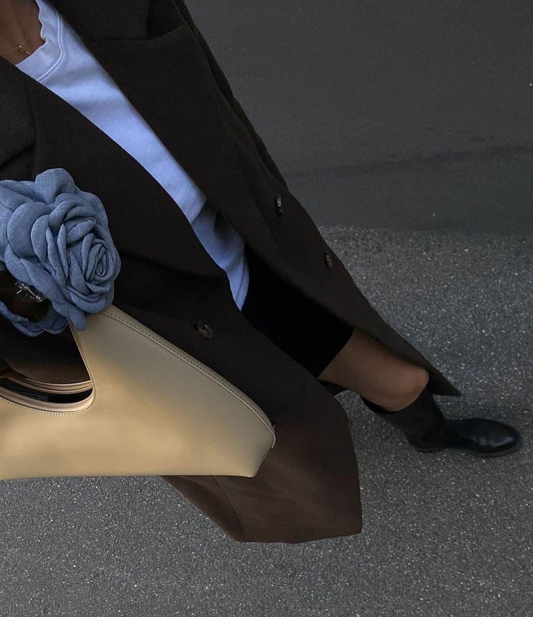 Mathilde Goehlerのインスタグラム：「Annonce. Sunday stroll ♥️」
