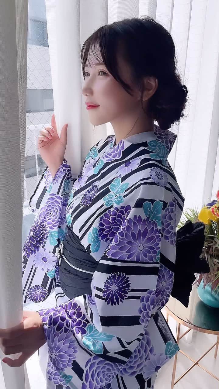 のインスタグラム：「浴衣きれたの嬉しいっ！👘 ♡  #くびれ職人 #followme #gravure #model #フォロー大歓迎 #グラビア #グラビアアイドル #コスプレ #instagood  #被写体  #角色扮演  #外拍模特兒  #性感內衣  #ナイスヒップ  #競泳水着  #浴衣  #夏」
