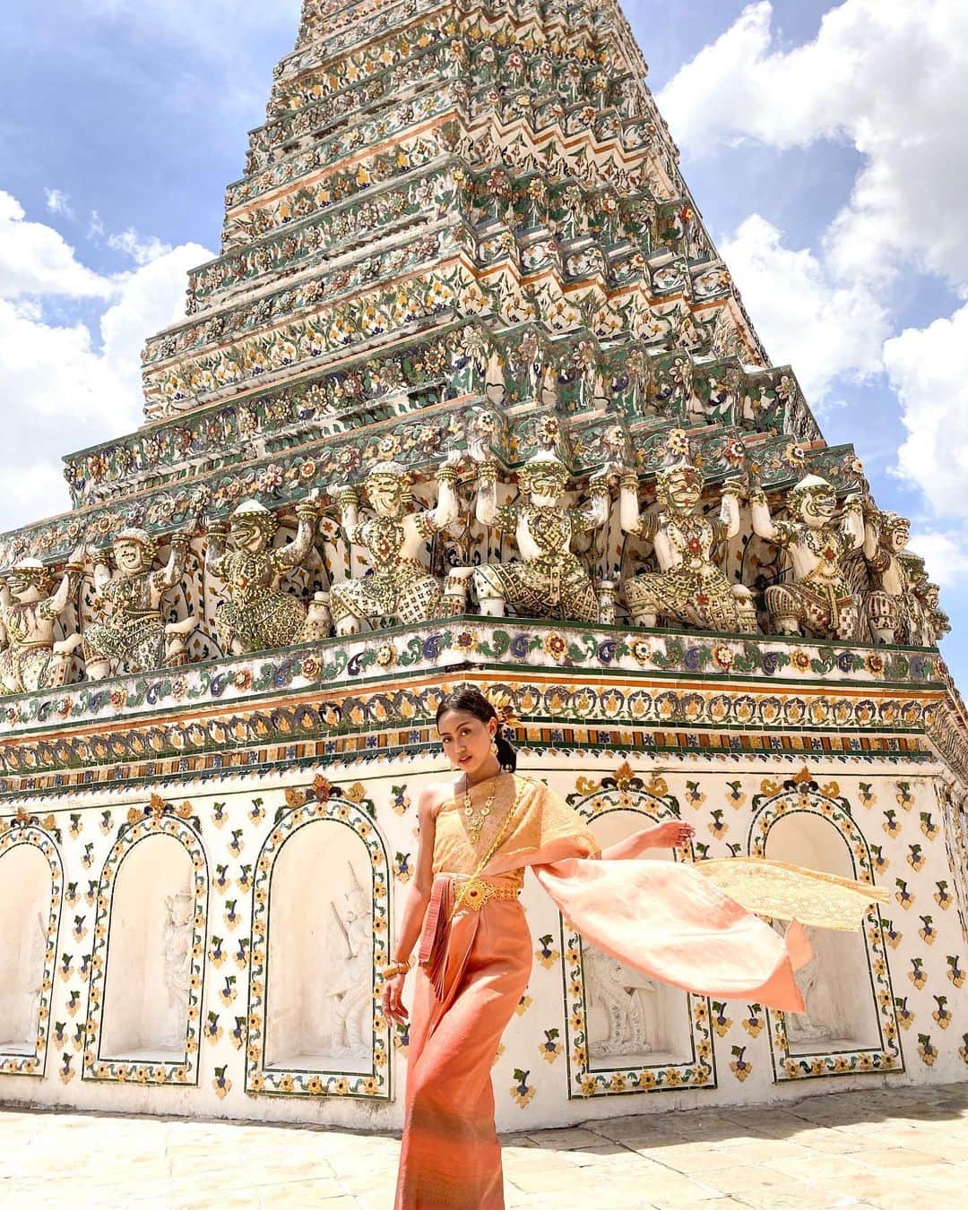 のインスタグラム：「When in Thailand.. ✨🇹🇭」