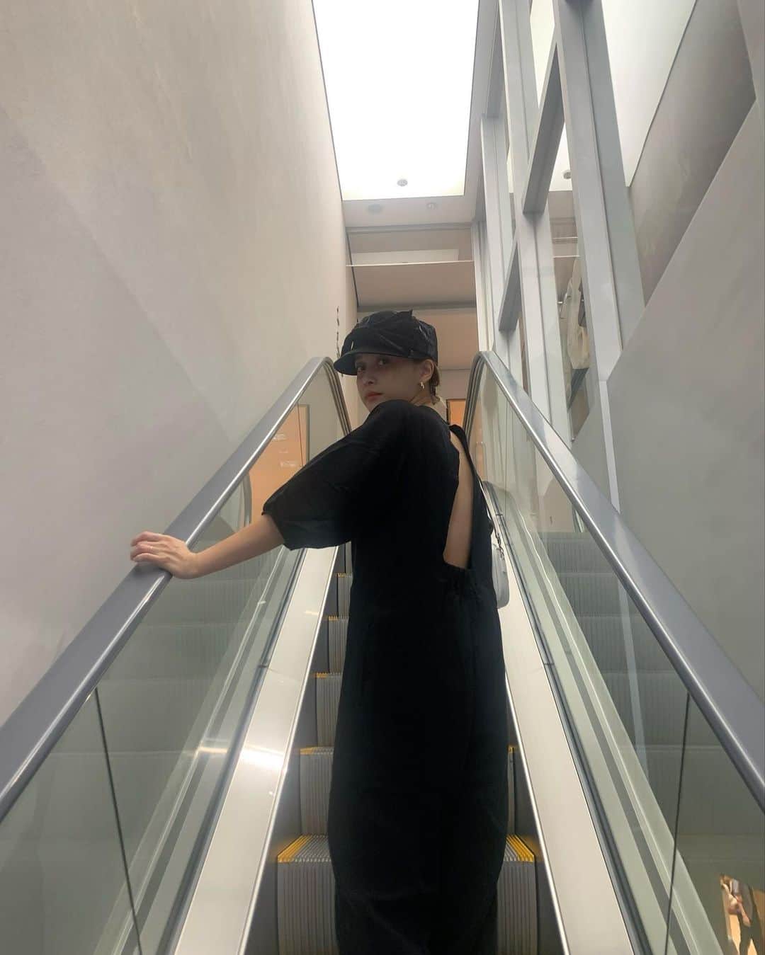 のインスタグラム：「今日、歳を重ねました…👼🏻🍰  母へ産んでくれて有難う~ そしてLINEくれた子有難う~。 メッセージくれた子有難う~。 超絶うれしかったです🥹❤︎❤︎ やっぱり"おめでとう"のメッセージは 何歳になっても嬉しい限りです☕️❤︎  今日から31さい、、、 31さいという年を楽しみたいと思います🫶🏻  #birthday#🍰」