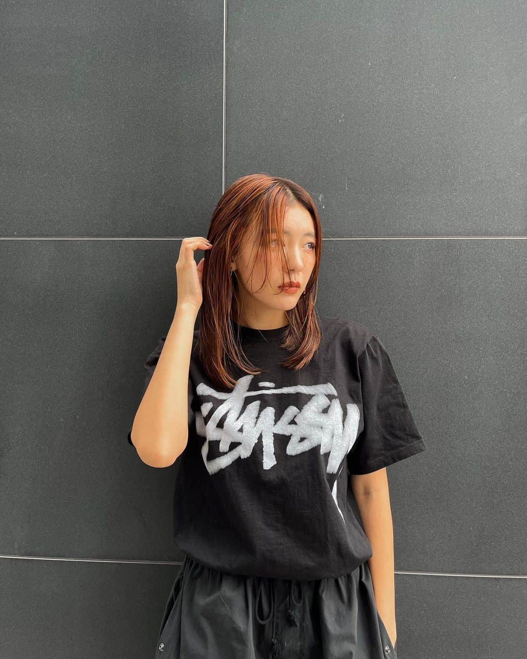 近藤沙良のインスタグラム：「オレンジ好きだわ🍊🧡  #stussy #stüssy #stussywomen #hair #haircolor #orangecolor #ヘアカラー #ヘアカラーオレンジ  #オレンジカラー #京都ヘアサロン #ヘアサロン #京都美容室 #京都ヘアカラー #京都カラーモデル」