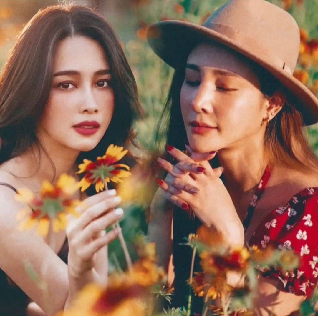 のインスタグラム：「1 Year.  7 Month.  24.09.2023 🤍🪽  [ คิดถึงพี่นะ เหนื่อยมากเลย อยากกอด 👭🏻 ]」