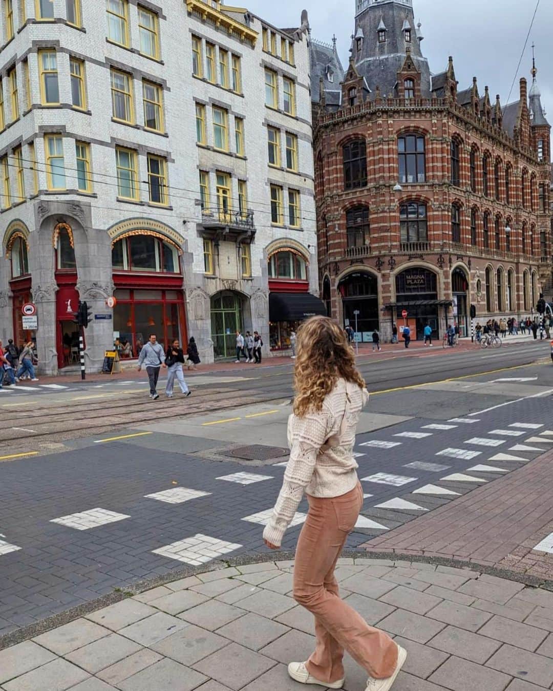 ヘレン・マロウリスさんのインスタグラム写真 - (ヘレン・マロウリスInstagram)「8 hour layover in Amsterdam well spent ✈️ #amsterdam #travel」9月24日 21時06分 - helen_maroulis