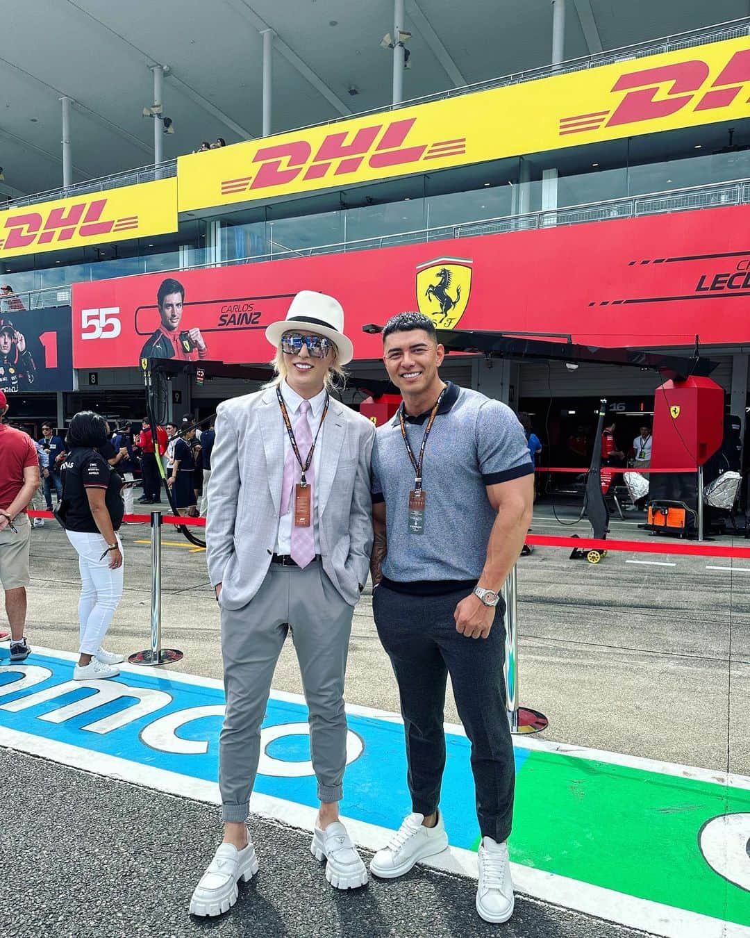 エドワード加藤のインスタグラム：「最高にエキサイティングな1日だった🔥 Thank you so much for the incredible experience in Suzuka 🍾🫶 @ferraritrento」