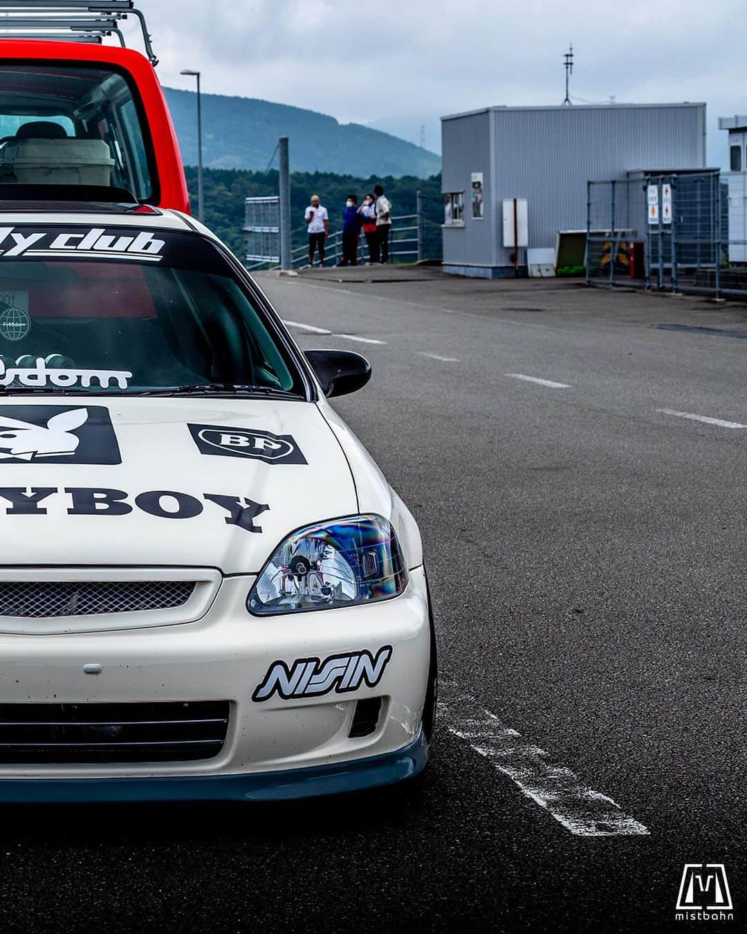 mistbahnさんのインスタグラム写真 - (mistbahnInstagram)「_ Honda EK9 CIVIC Type R _ owner: @gatagataogata_  photo: @mistbahn _ Shot on Aug-16 2022 Fuji International Speedway. _ JP) 2022年8月16日 富士スピードウェイで撮影。 _ _ #playboy #playboycivic #プレイボーイ #freedomtw #civic #hondacivic #ホンダシビック #シビック  #ek9 #ekcivic #ek #honda #vtec #jdm #stancenation #trackstance #kanjo #kanjostyle #kanjoracer #kanjozoku #fujispeedway #fujiinternationalspeedway #fsw #fisco #富士スピードウェイ #hondasontrack #buddyclub #p1racing」9月24日 21時03分 - mistbahn