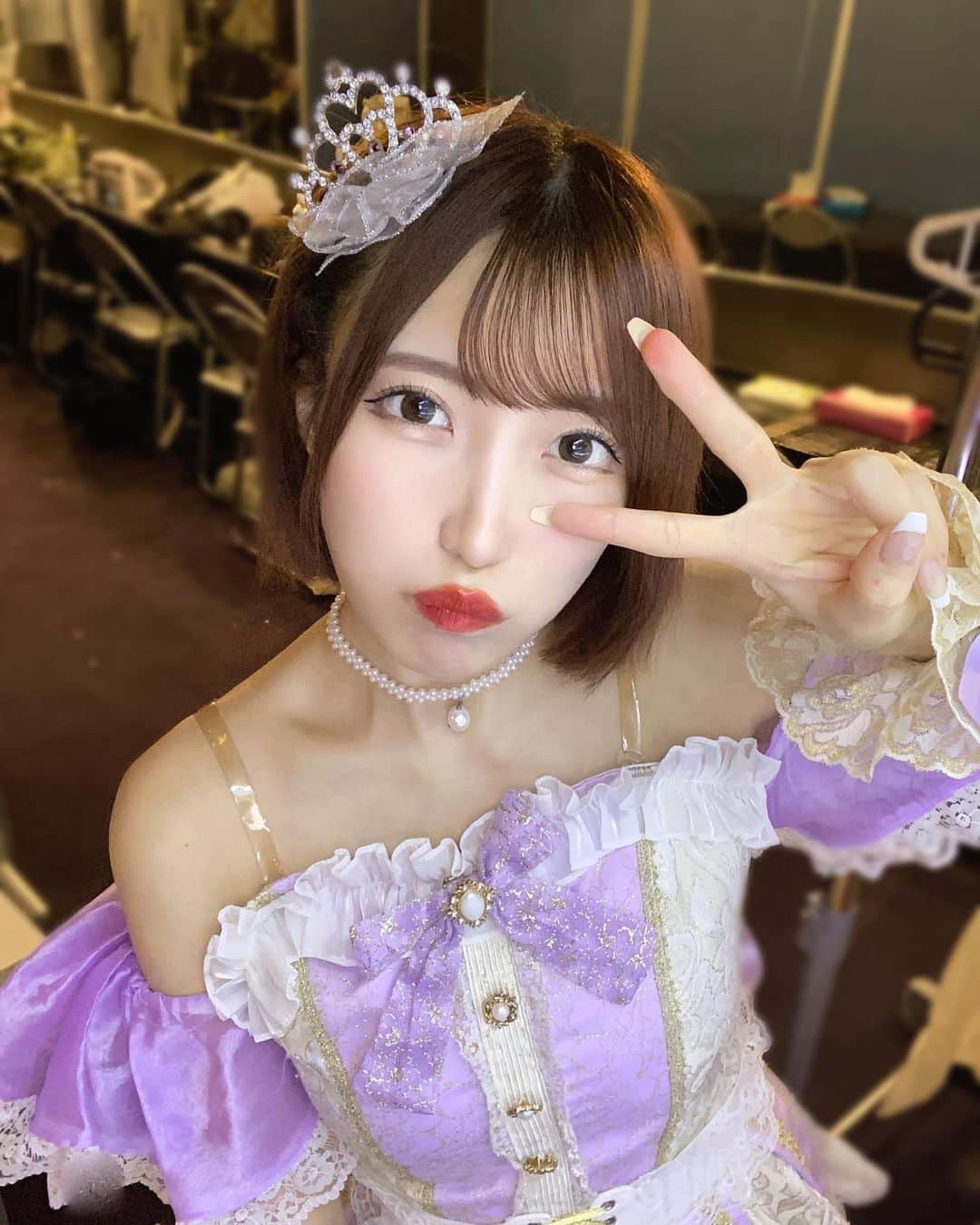 のインスタグラム：「そういえばまた髪切ったんだけど、意外と気づいてない人いる。笑  #アイドル #モデル #地下アイドル #アイドル衣装 #ショート #ショートボブ #ショートヘア #ショートカット #鎖骨 #鎖骨美人 #デコルテ #名古屋 #名古屋renylimited #idol #japanesegirl #model #shortcut #shortcurlyhair #fyp」