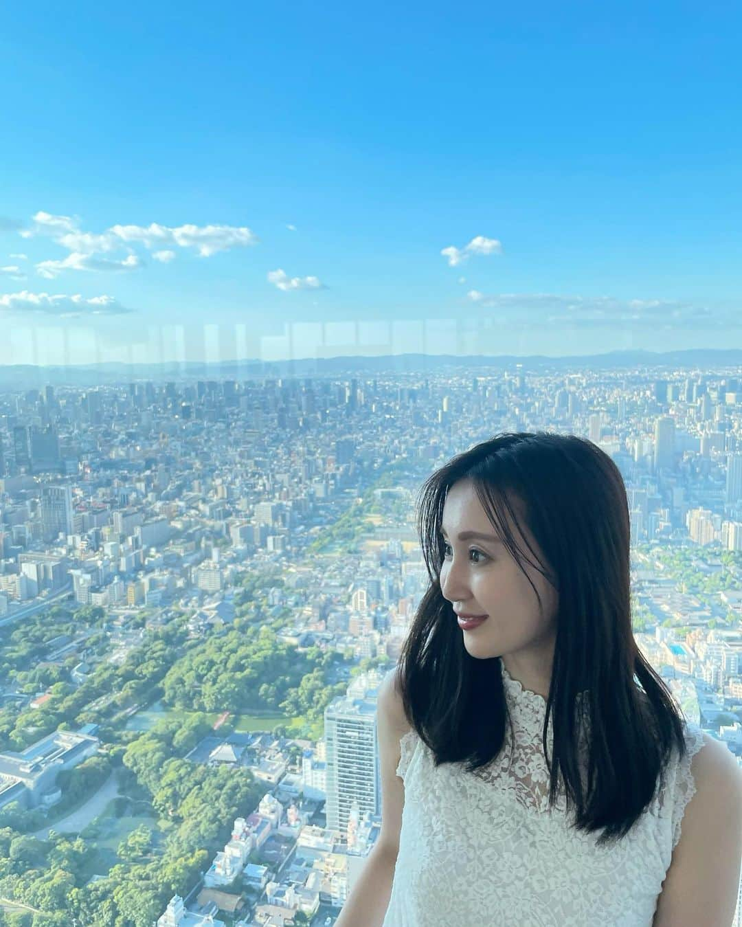 川本彩さんのインスタグラム写真 - (川本彩Instagram)「あべのハルカス展望台に🏙️✨ いい天気の日でよかったなぁ。息子はずっと下を覗いてました👀  #あべのハルカス #大阪観光 #大阪旅行 #子連れ旅行 #子連れ旅 #生後7ヶ月 #生後7ヶ月ベビー #男の子ママ」9月24日 21時10分 - aya_kawamoto