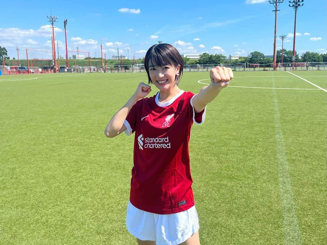 眞嶋優のインスタグラム：「今夜は、リヴァプールvsウェストハム⚽️ 日本時間で22時キックオフは、ありがたい〜  先ほど、浦和レッズはアウェイで勝利！10人での戦いを強いられましたが、逆転勝ち！ 髙橋利樹選手のJ1初ゴールが風向きを変えてくれました！  先日載せたリフティング動画は、レッズランドでリヴァプールのユニフォームを着て撮影しました📷⚽️ まさにレッズレッズ！  The Match day 🔥 Liverpool vs West Ham  Let’s go Liverpool! #リヴァプール #リバプール #浦和レッズ #プレミアリーグ #サッカー #LFC #Liverpool #ynwa #football #soccer」