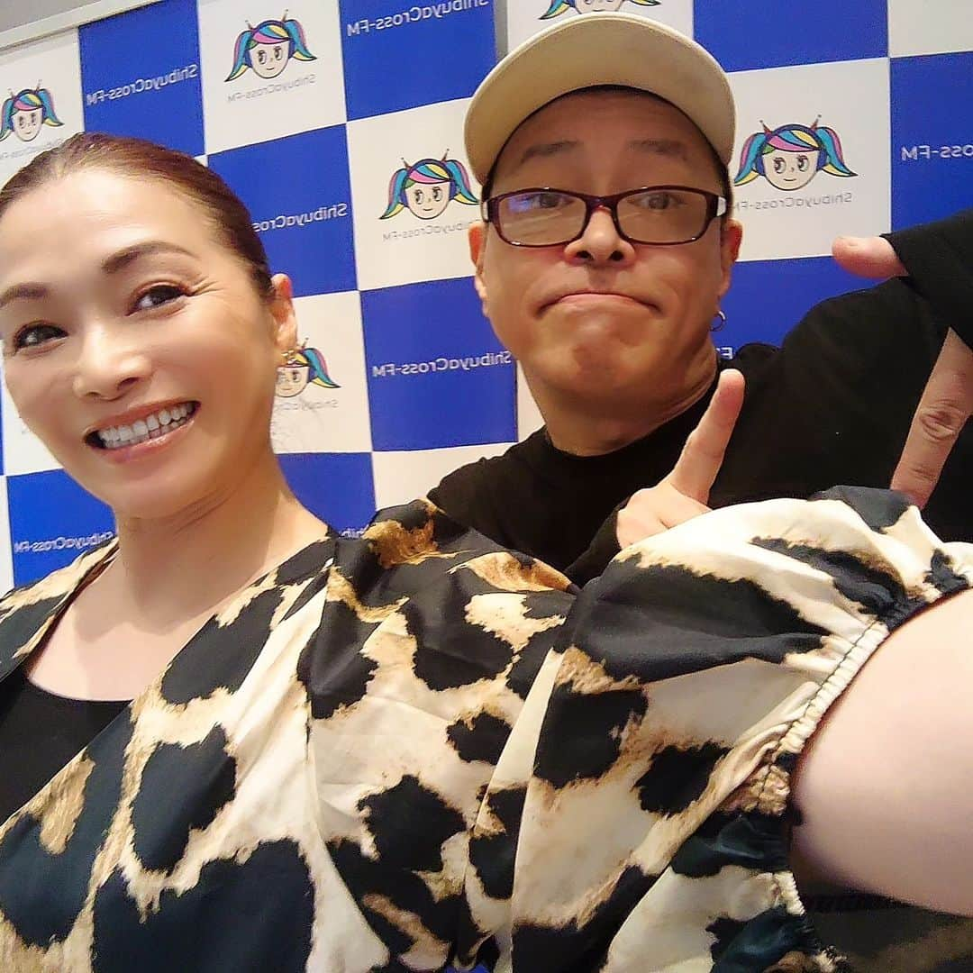 渡辺めぐみのインスタグラム：「渋谷クロスＦＭ『関口誠人のspicy  night』のゲストでした😄⤴️  関口さん、アシスタントの姫貴ちゃん、有り難うございました🙂❤️  楽しい一時でした⤴️⤴️  また、呼んでください‼️  #渋谷クロスfm  #関口誠人  #姫貴さゆり  #ラジオ #アイドル時代 #関口誠人のspicynight」