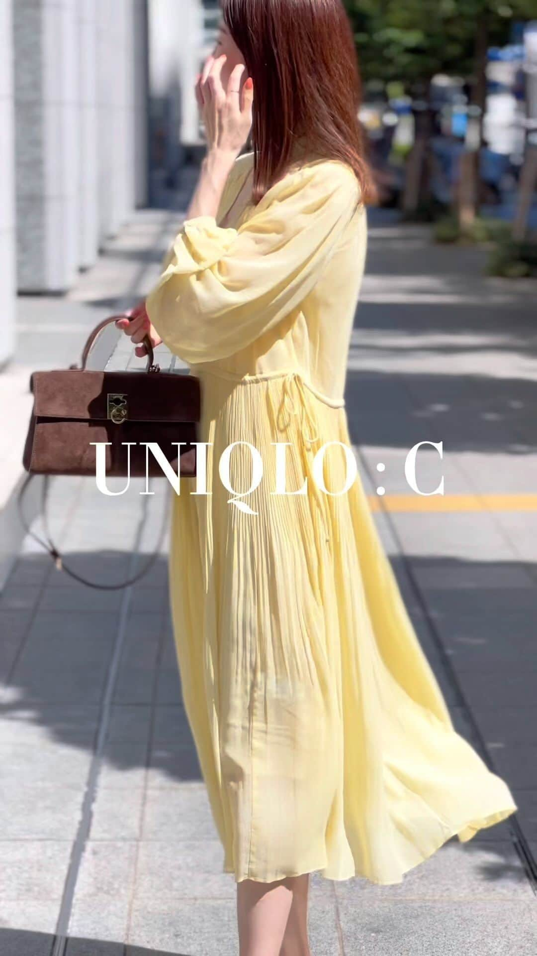 Mica Taniguchiのインスタグラム：「UNIQLO : Cのワンピース イエロー、透ける素材、ふわふわ曲線、似合うが揃ってて、 間違いない服です、笑  イエローに合わせたのがダークブラウン🍂 バッグは　@cafune.official  新作で少し小さいサイズですが、全ての持ち物が問題なく入って使い勝手がめちゃくちゃいい 冬はブーツとセットで持ちたくてブーツをネットサーフィンで探し中です🤎  やっと過ごしやすくなってきて嬉しいですね♪ 朝晩はうっかり冷えるのでお気をつけて…  @uniqlo_jp @uniqlo_with  #シフォンプリーツワンピース#標準丈　170センチMsize着てます〜 bag @cafune.official  pumps @nebulonie.japan  他ポストはこちら ⚪️@mica_taniguchi ⚪️  #ファッションコンサル #カラーコーディネーター #ファッションメイクコンサルタント #谷口美佳#横浜 #軸色#軸色の法則 #パーソナルカラー診断 #骨格スタイル分析#9タイプ診断 #顔タイプ診断 #イエローベース#スプリング #骨格スタイル#ウェーブ #顔タイプ#ソフトエレガント #アラフィフ#アラフィフコーデ #40代コーディネート #似合うものを知ろう  そして #好きなものを着よう」