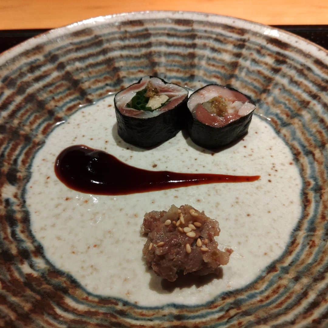 上念司さんのインスタグラム写真 - (上念司Instagram)「昨日は北海道のお寿司を食べる会@帯広でした。  もう魚のオニギリとは言わせない！ 旨すぎです！！  食べたい人は帯広の北海道ホテルに行ってみて！  #寿司　#北海道　#帯広　#sushi #hokkaido #obihiro」9月24日 21時24分 - tsukasajonen