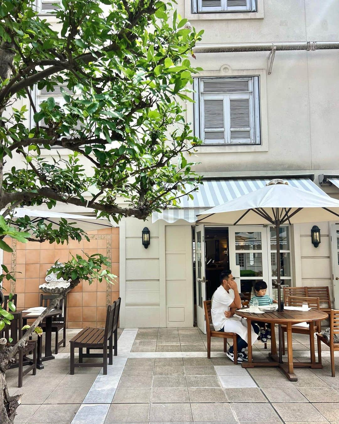 Ayaのインスタグラム：「山下公園からすぐにある 気になってたlunchへ🇮🇹🍽  やっと涼しくなって中庭を眺めならの ランチコース久々で最高だったな☺️🍃  #横浜#ランチ#テラス席#イルジャルディーノ#イタリアン #山下公園ランチ#ホテルニューグランド#イルジャルディーノ」