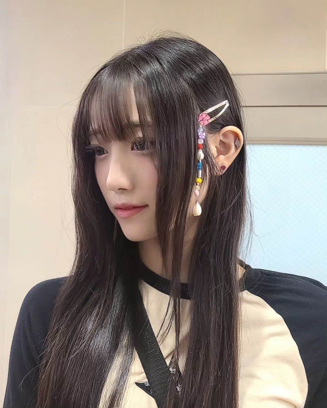 桜田結愛のインスタグラム：「・⁡ ⁡⁡ 可愛いヘアピン見つけたよ🧝‍♀️⁡⁡♡ ⁡⁡⁡ ⁡ #久しぶりの自撮り⁡ ⁡⁡#前髪 #hair #ヘアピン⁡ #fashion #ootd #camera ⁡#05 #jk #ljk #高校生」
