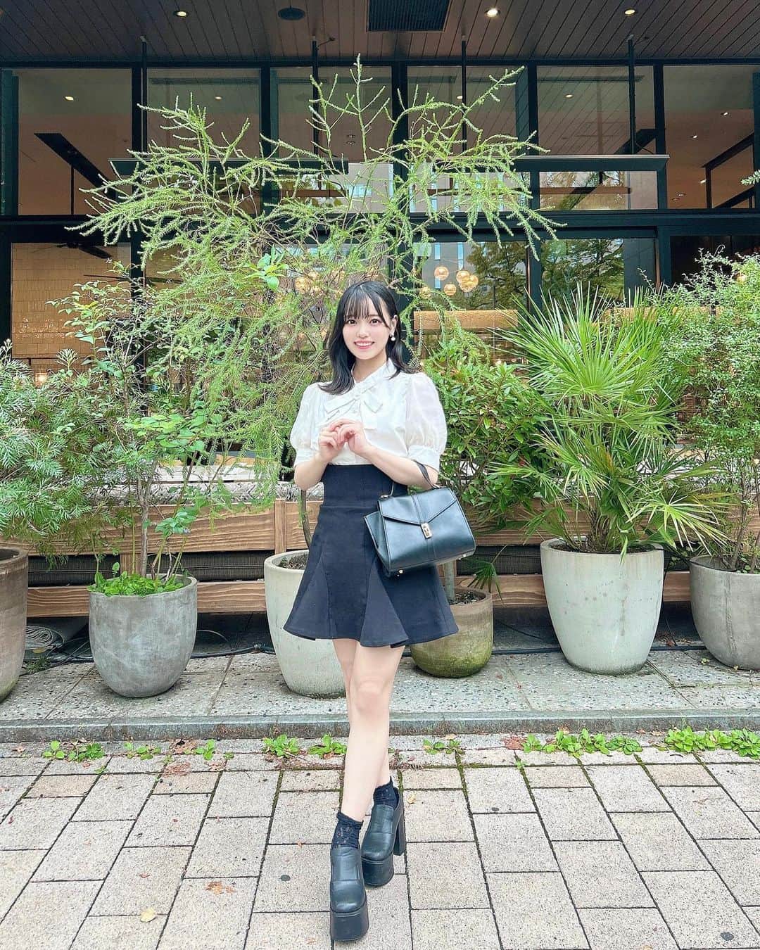 岩田陽菜さんのインスタグラム写真 - (岩田陽菜Instagram)「🖤 🤍  私服です~。  最近モノトーンすきだ~」9月24日 21時35分 - hina_naso_stu48