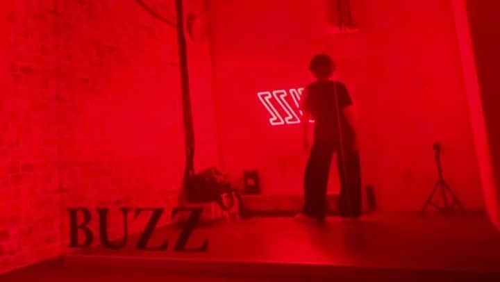 池田レイラのインスタグラム：「⚜️Body Party/Ciara⚜️  今日は時間があり、どうしても身体を動かしたくなったので 高校時代の友人が振り付けをしたスローテンポなGirlsの振りを踊ってみました❤️‍🔥 素敵すぎる🥹💞  1時間以上ぶっ通しで踊れて最高の気分でした🥹🫶💞」