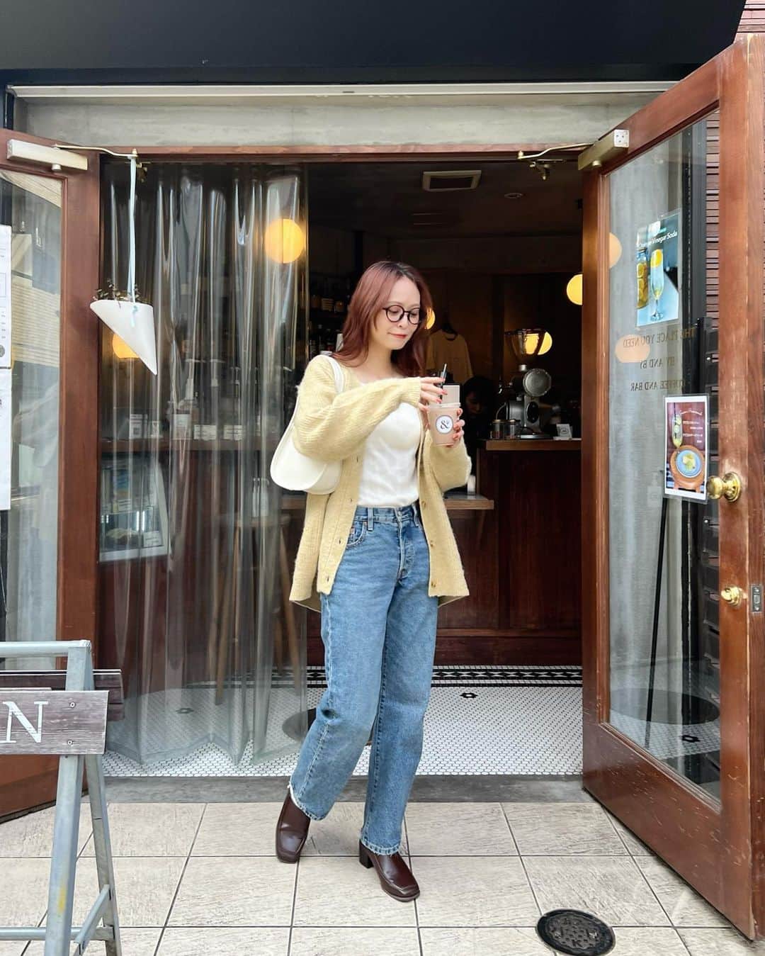 のインスタグラム：「𓂃𓈒𓏸︎︎︎︎ ❤︎ ⁡ 全身 @ungrid_official コーデ🧶💛 ⁡ 今日みたいに涼しい日だったら カーディガンとか着て丁度いいぐらいだよね😌🫧 ⁡ イエローのルーズカーディガンは 色的にも着やすくて春にも秋にも着回せそう(՞ o̴̶̷̤ ̫ o̴̶̷̤ ՞) ⁡  inner&cardigan&denim： @ungrid_staffsnap  bag： @randa_pic  boots： @lily02tbt @orientaltraffic_official  ⁡ ⁡ ⁡ #mai___fashion #mai___code #コーデ #コーディネート #fashion #ファッション #カジュアル #カジュアルコーデ  #大人カジュアル #大人女子 #大人可愛い #きれいめカジュアル #カフェ #都内カフェ巡り #カフェ巡り #秋コーデ #Ungrid #カーディガン #ルーズニットカーディガン #ニットカーデ #ニット #デニム」