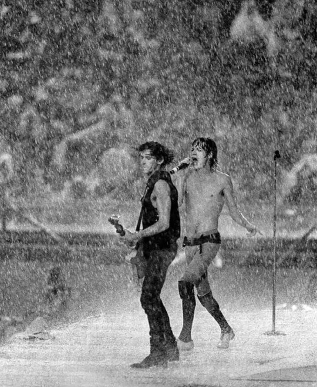 The Rolling Stonesのインスタグラム：「A rainstorm can't stop rock'n'roll! In 1981 the Stones played a concert at the Cotton Bowl in Dallas, when a huge storm erupted! Unphased the band continued to play...   📸: Jay Dickman  #therollingstones #rollingstones」