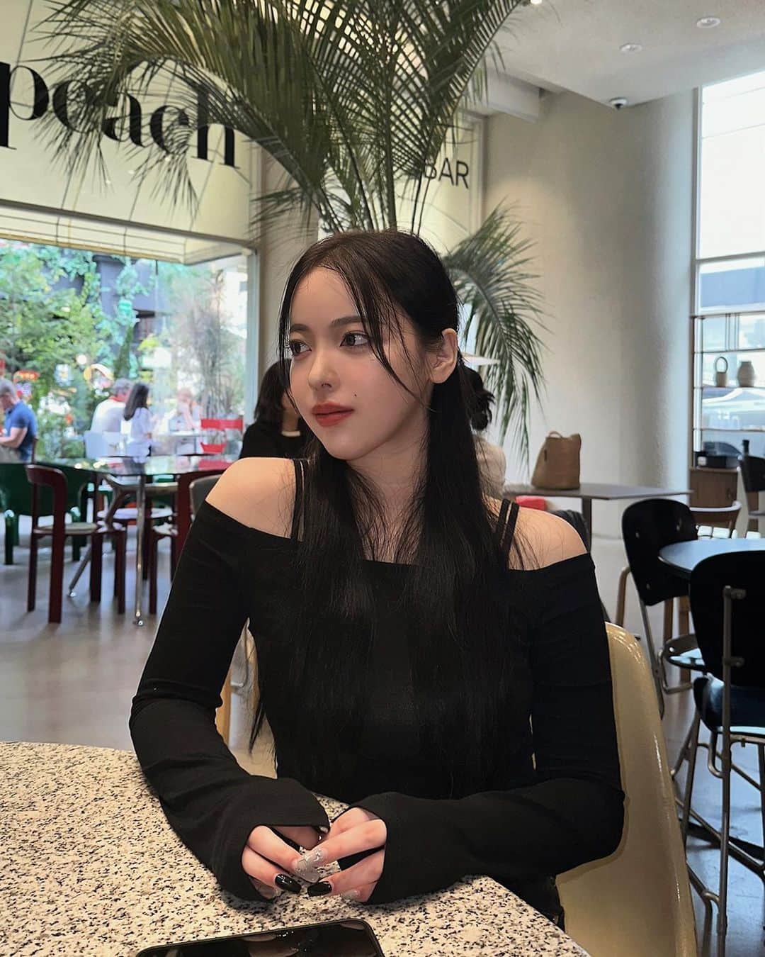 葉月ひまりのインスタグラム：「狎鴎亭ロデオで見つけた可愛いカフェ🥞☕∗*ﾟ フレンチトーストが美味しすぎて朝から幸せだった(ᐢ ܸ. .ܸ ᐢ)♡ たまにはナチュラルメイクもいいね💭」