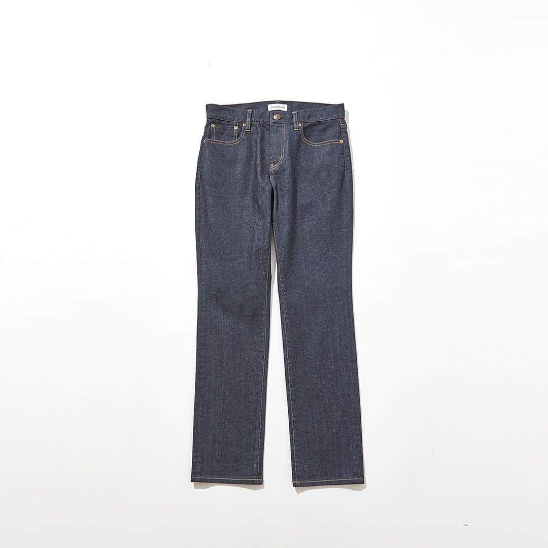 23区さんのインスタグラム写真 - (23区Instagram)「⁡ 23区 - essential item - vol.02 ---------------- ⁡ WHAT IS 23区DENIM ? 「Dr.デニム」の名で知られている 本澤裕治氏プロデュースの本格デニム👖 ⁡ 23区の原点である「フレンチシック」を見つめ直し、 「定番のものこそ、実は少しずつ変化をしている」と言う、 本澤裕治氏の哲学に基づいた23区DENIMは、 定期的に新調を重ねることで、 大人の女性が気負わず穿けて、 さりげなくトレンドも加味した絶妙なバランスを実現しています✨ ⁡ ⁡ 流行を追いすぎないことが、まさしく23区流。 ⁡ ワンシーズンで終わらずに、 長く愛着を深めていただけるものに仕上げています🍃 ⁡ ⁡ 🏷️ 23区DENIM ボーイフィットパンツ ¥16,940 (tax in) ⁡ 🏷️ 23区DENIM スキニーパンツ ¥16,940 (tax in) ⁡ ⁡ ⁡ ---------------- #23区 #23KU #23ku_30th  #ベーシックアイテム #エッセンシャルアイテム #定番服 #デニム #23区デニム #ボーイフィットパンツ #スキニーパンツ #23kudenim #denim  #essential #basic  #fashion #style #code #coordinate」9月24日 21時47分 - 23ku_official